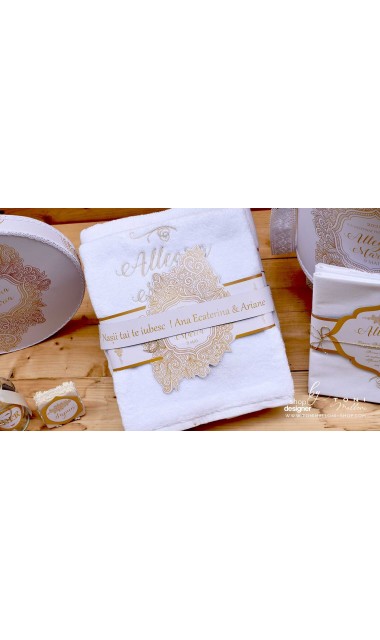 Trusou botez alb cu gold elegant si special cu broderie customizata Boho 3